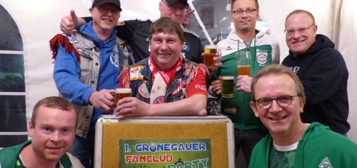 Fan-Clubs Hand in Hand beim gemeinsamen Fest in Melle