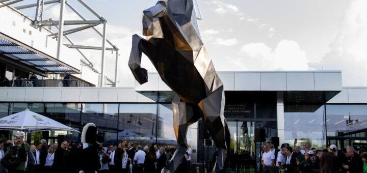 Fohlenstatue vor dem Borussia-Park